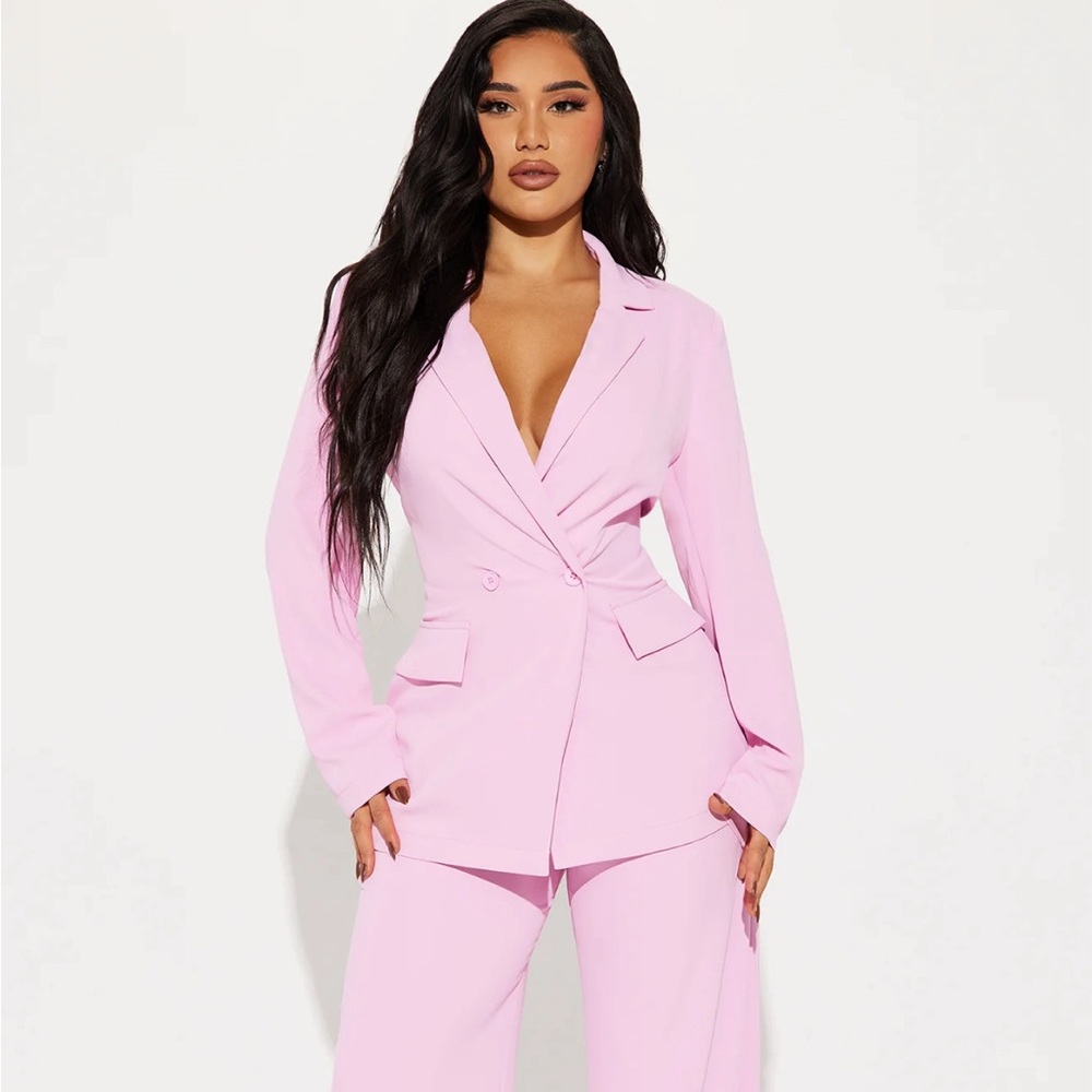 Fashion Nova 2 piece suit.